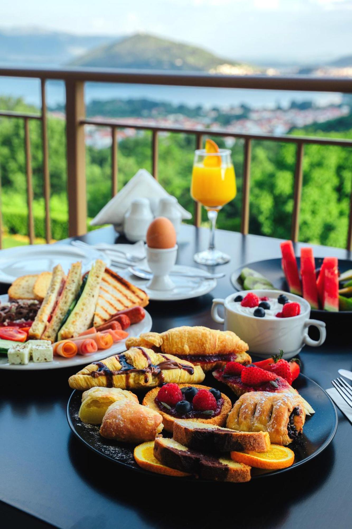 Enastron View Hotel Кастория Экстерьер фото