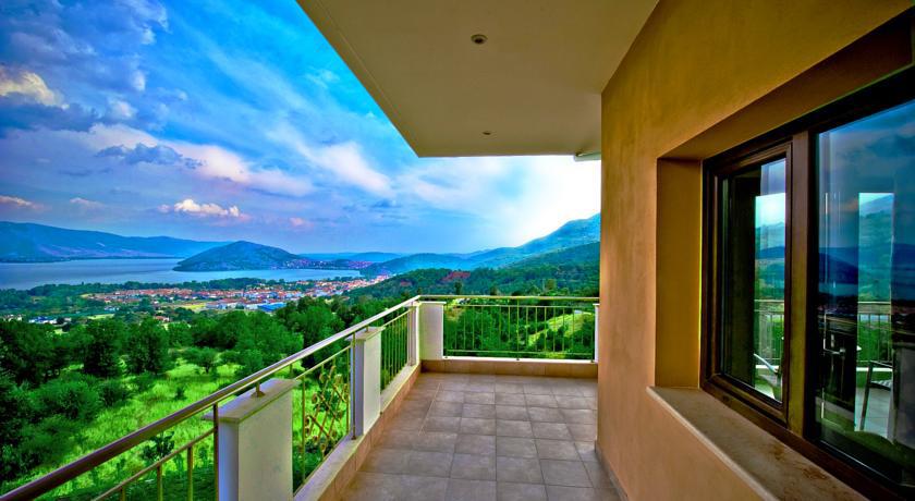 Enastron View Hotel Кастория Экстерьер фото