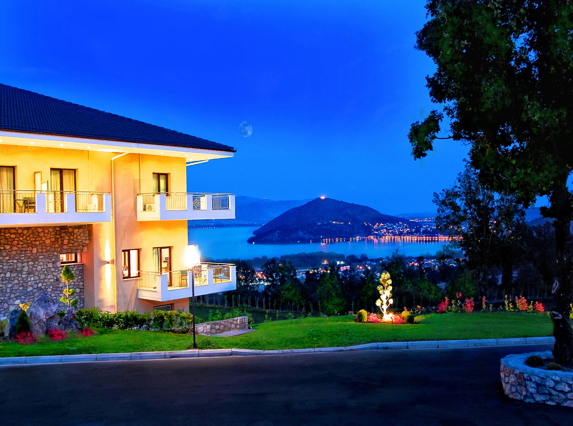 Enastron View Hotel Кастория Экстерьер фото