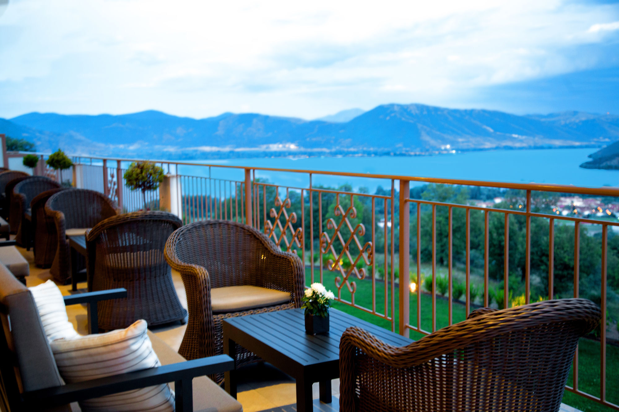 Enastron View Hotel Кастория Экстерьер фото